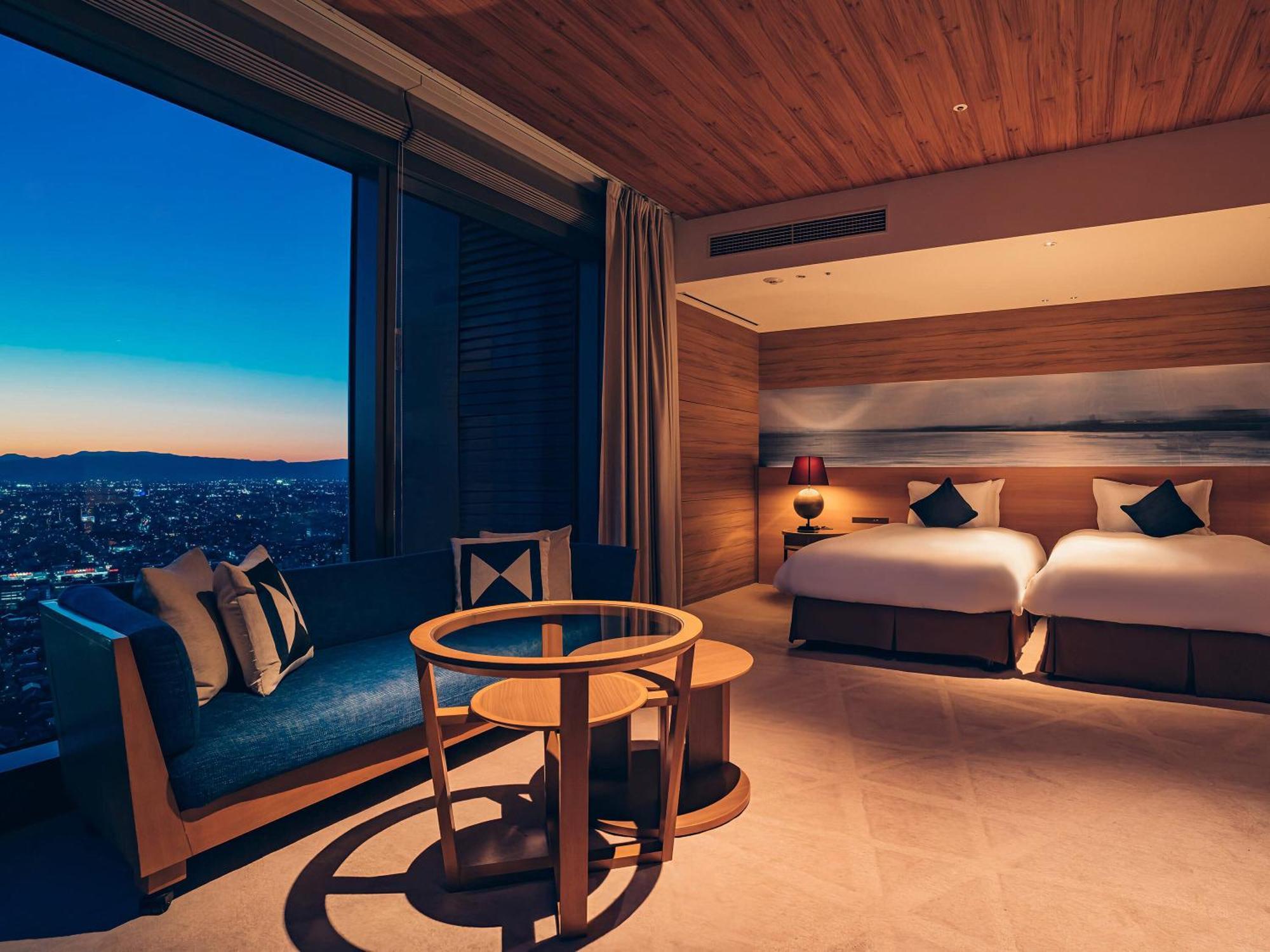 Sky Tower Hotel 5*